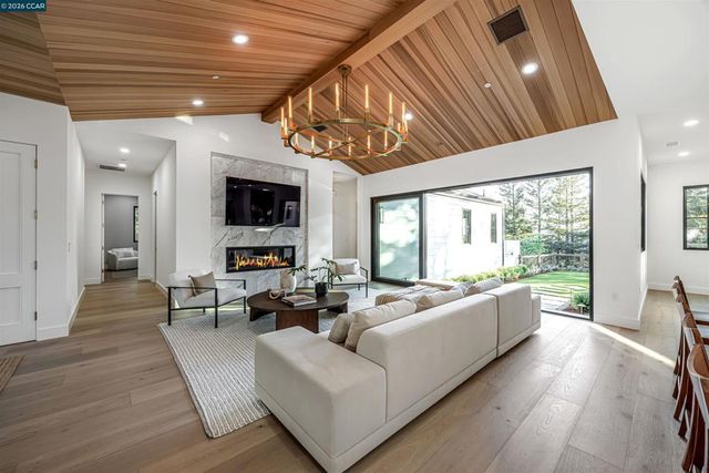 1570 Rancho View Dr, Lafayette, CA 94549