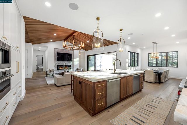 1570 Rancho View Dr, Lafayette, CA 94549