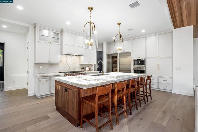 1570 Rancho View Dr, Lafayette, CA 94549