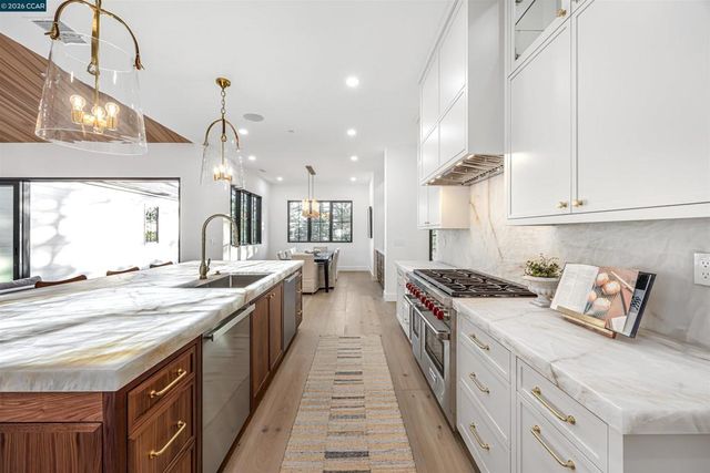 1570 Rancho View Dr, Lafayette, CA 94549