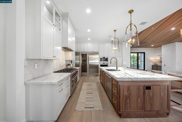 1570 Rancho View Dr, Lafayette, CA 94549