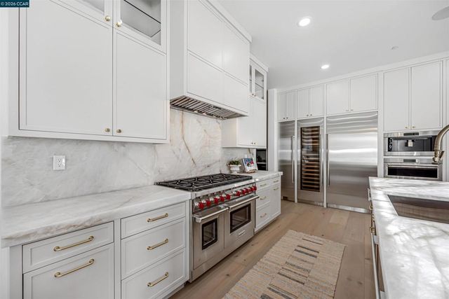 1570 Rancho View Dr, Lafayette, CA 94549