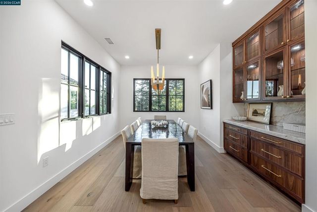 1570 Rancho View Dr, Lafayette, CA 94549