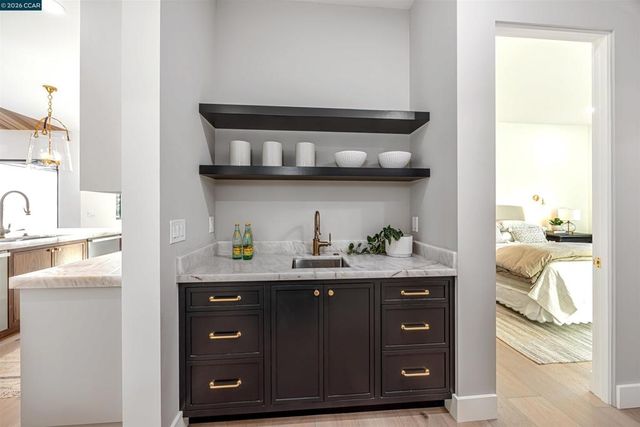 1570 Rancho View Dr, Lafayette, CA 94549