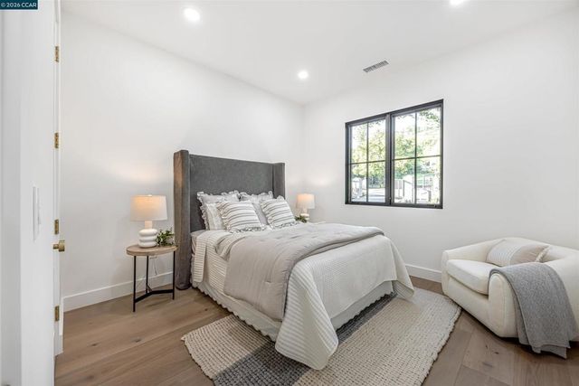 1570 Rancho View Dr, Lafayette, CA 94549