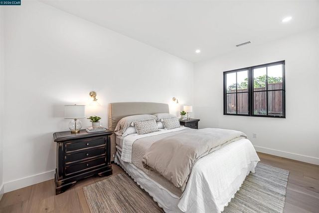 1570 Rancho View Dr, Lafayette, CA 94549