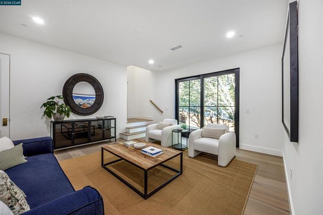 1570 Rancho View Dr, Lafayette, CA 94549