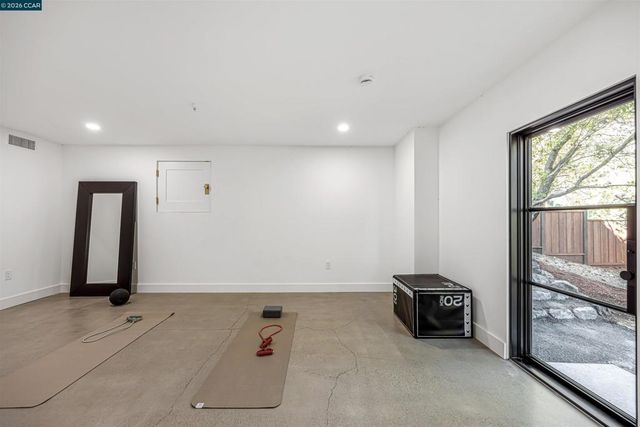 1570 Rancho View Dr, Lafayette, CA 94549