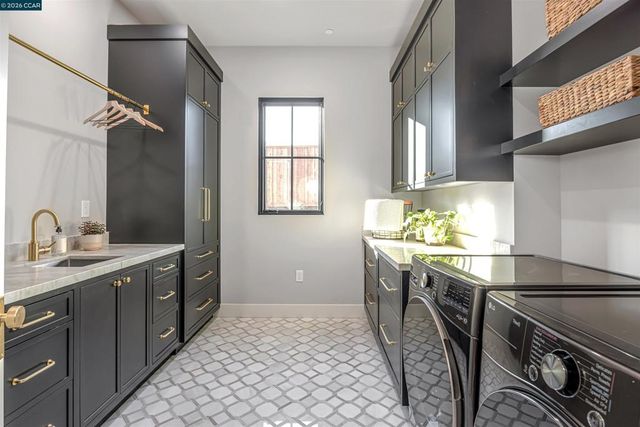 1570 Rancho View Dr, Lafayette, CA 94549