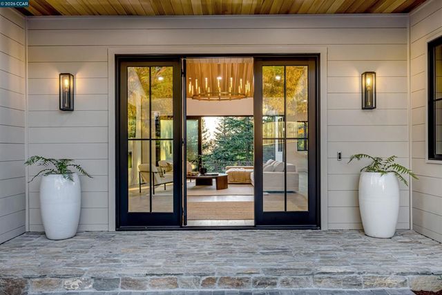 1570 Rancho View Dr, Lafayette, CA 94549