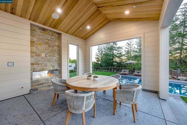 1570 Rancho View Dr, Lafayette, CA 94549