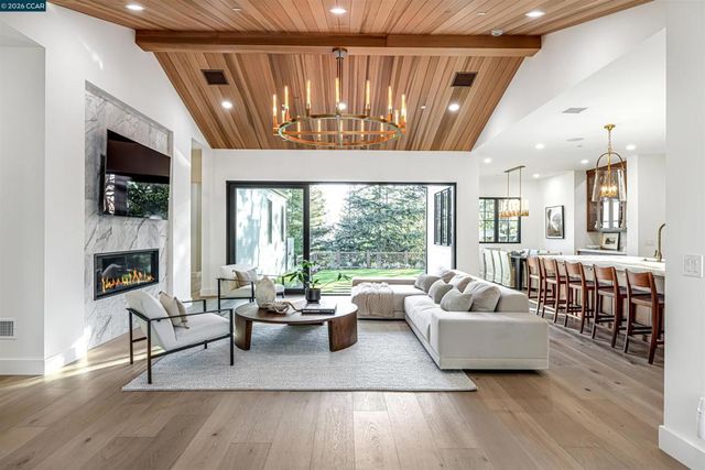 1570 Rancho View Dr, Lafayette, CA 94549