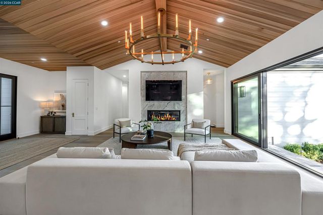 1570 Rancho View Dr, Lafayette, CA 94549