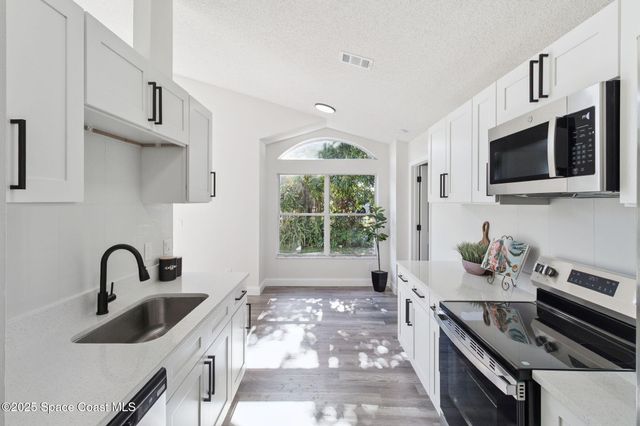 2300 Rhinehart Road SE, Palm Bay, FL 32909