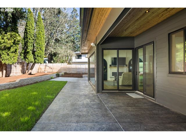 19151 MARLIN Ct, Lake Oswego, OR 97035