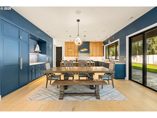 19151 MARLIN Ct, Lake Oswego, OR 97035