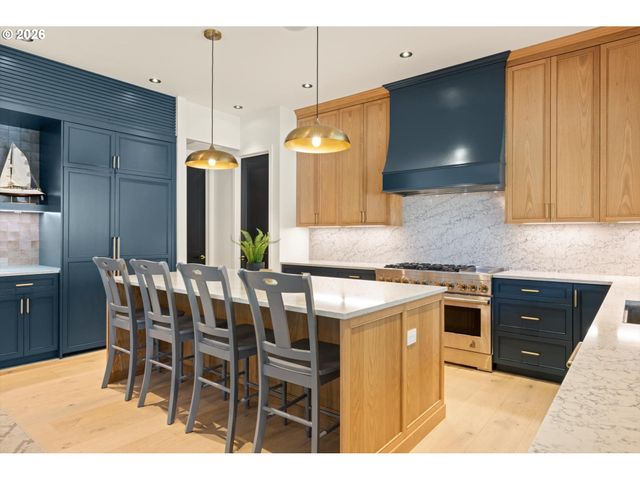 19151 MARLIN Ct, Lake Oswego, OR 97035