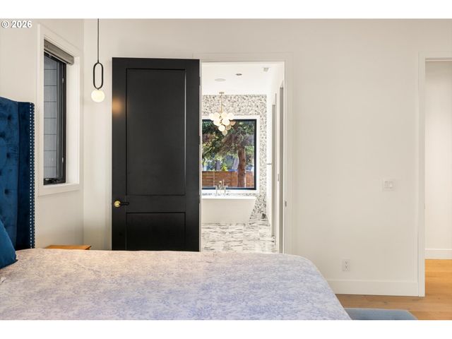 19151 MARLIN Ct, Lake Oswego, OR 97035