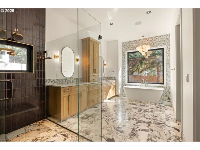 19151 MARLIN Ct, Lake Oswego, OR 97035