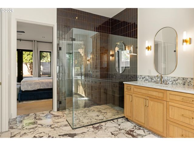 19151 MARLIN Ct, Lake Oswego, OR 97035