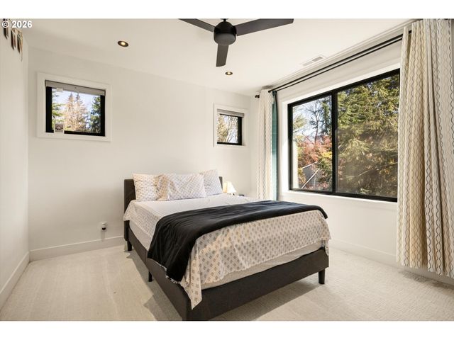 19151 MARLIN Ct, Lake Oswego, OR 97035