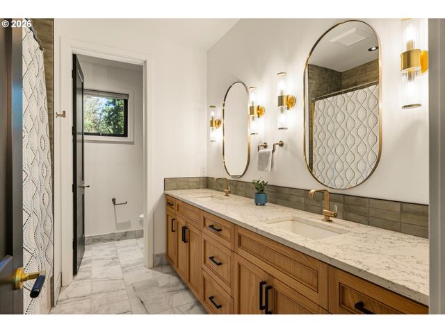 19151 MARLIN Ct, Lake Oswego, OR 97035