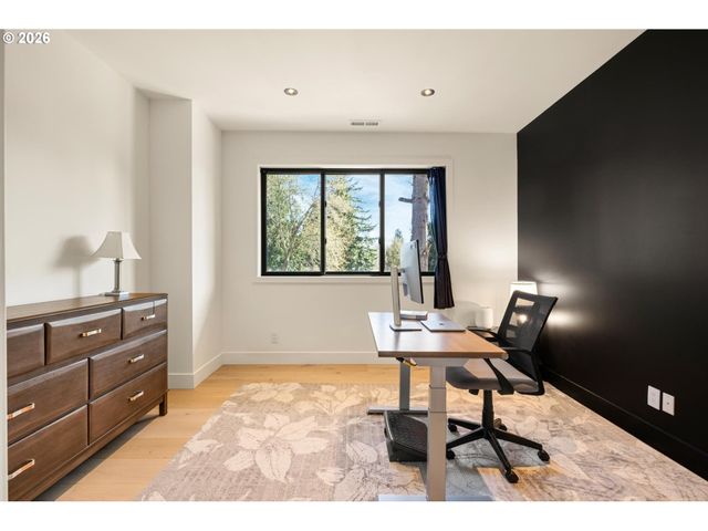 19151 MARLIN Ct, Lake Oswego, OR 97035