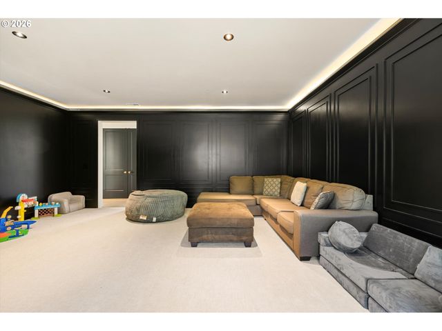 19151 MARLIN Ct, Lake Oswego, OR 97035