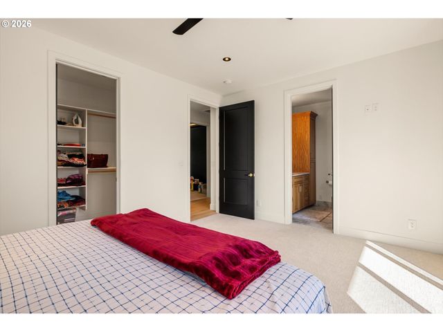 19151 MARLIN Ct, Lake Oswego, OR 97035