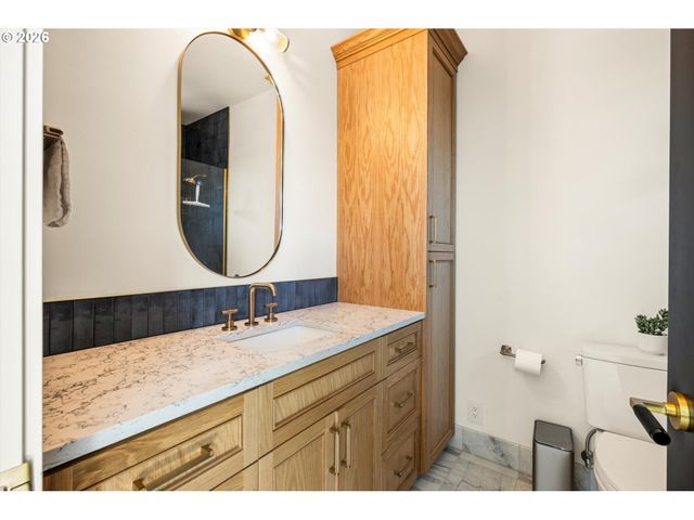 19151 MARLIN Ct, Lake Oswego, OR 97035