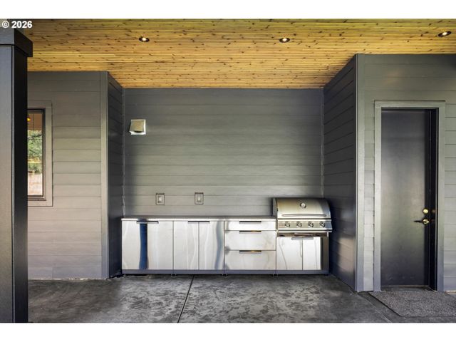 19151 MARLIN Ct, Lake Oswego, OR 97035