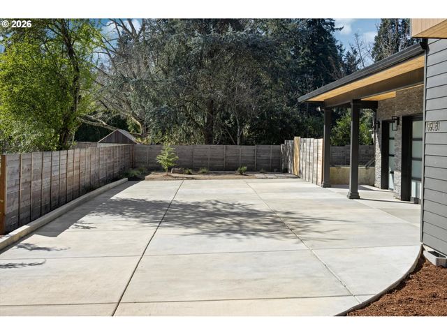 19151 MARLIN Ct, Lake Oswego, OR 97035