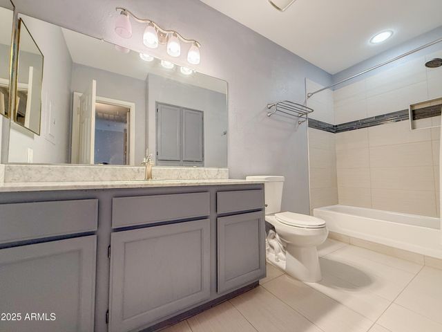 750 E NORTHERN Avenue 2030, Phoenix, AZ 85020