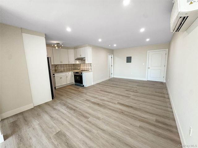 110 Jericho Turnpike, Mineola, NY 11501