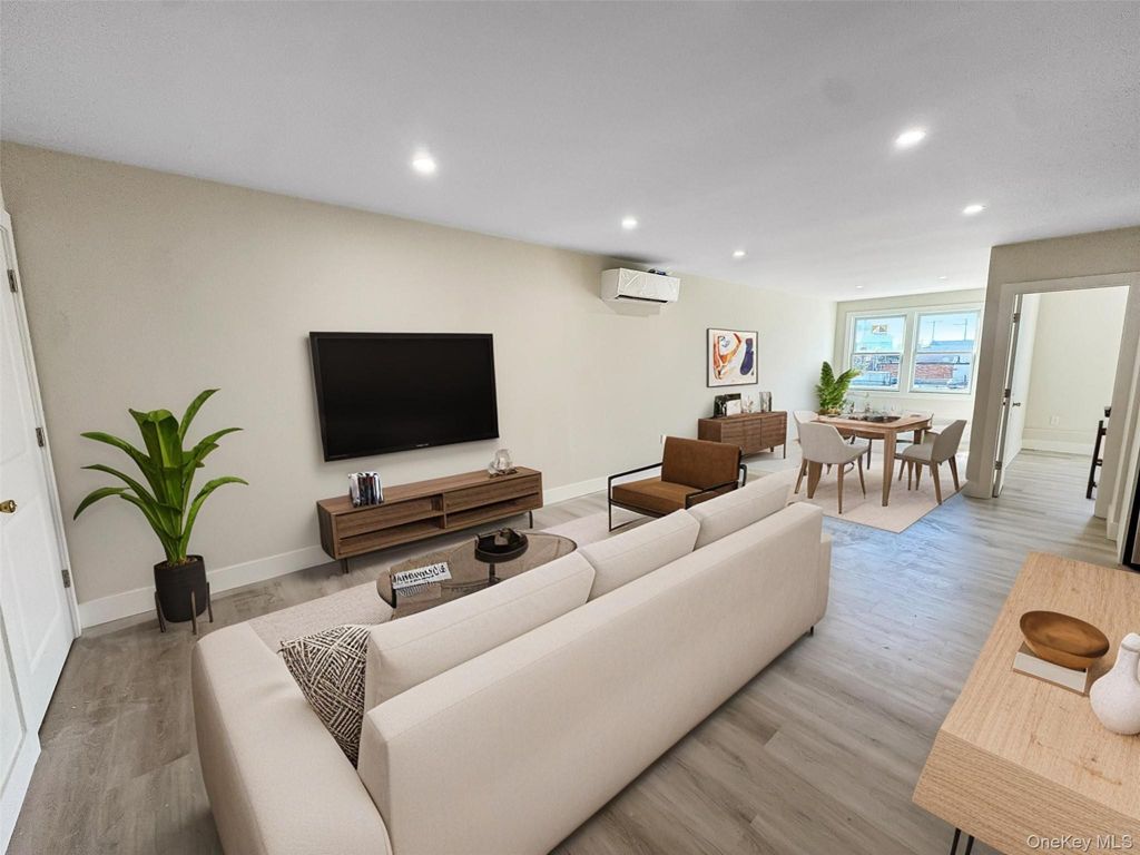 110 Jericho Turnpike, Mineola, NY 11501