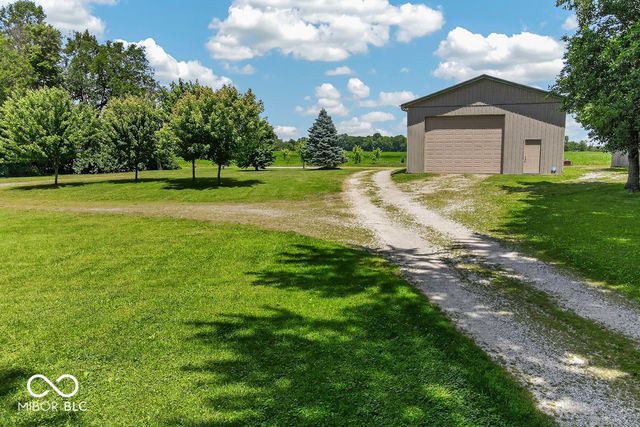 3562 E 600 N, Whiteland, IN 46184