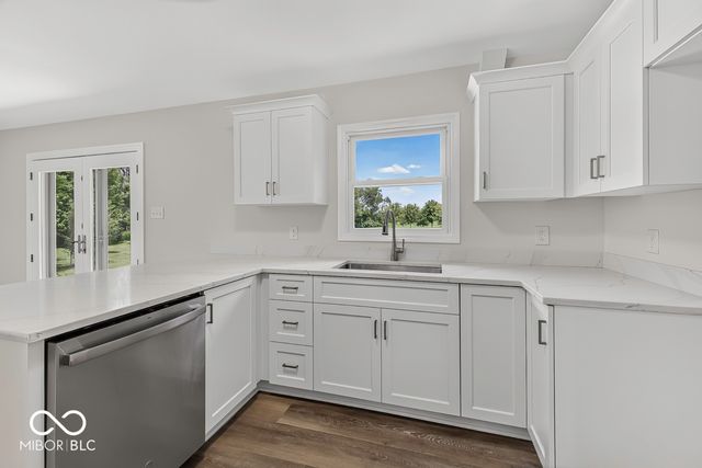 3562 E 600 N, Whiteland, IN 46184