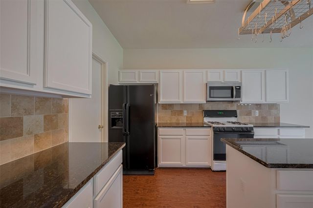 619 Bending Bough Dr, Spring, TX 77388