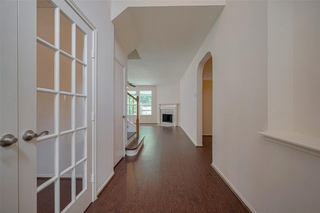 619 Bending Bough Dr, Spring, TX 77388