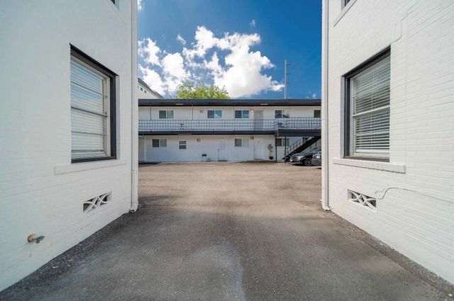 1849 W Main Street 15, Houston, TX 77098