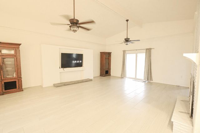 27 Marlin Lane, Baytown, TX 77520