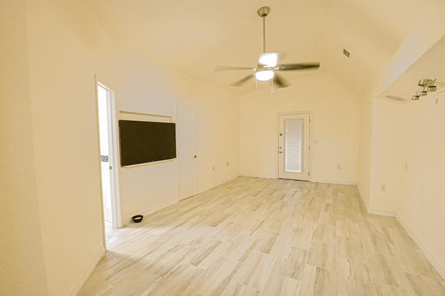 27 Marlin Lane, Baytown, TX 77520