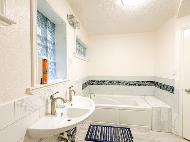 27 Marlin Lane, Baytown, TX 77520