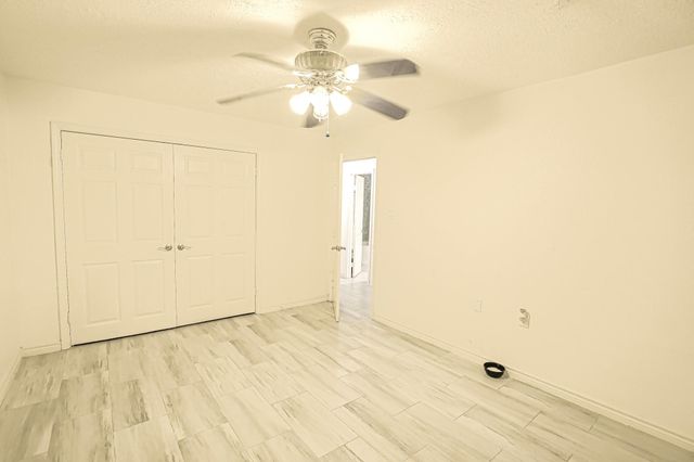 27 Marlin Lane, Baytown, TX 77520