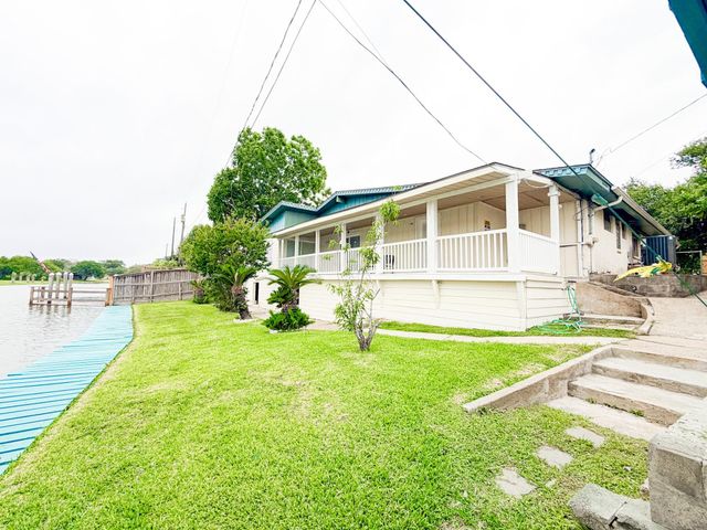 27 Marlin Lane, Baytown, TX 77520