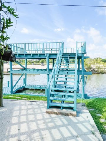 27 Marlin Lane, Baytown, TX 77520