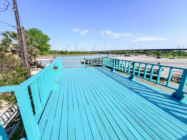27 Marlin Lane, Baytown, TX 77520