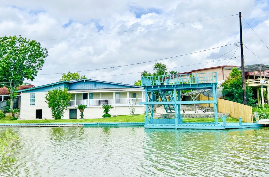 27 Marlin Lane, Baytown, TX 77520