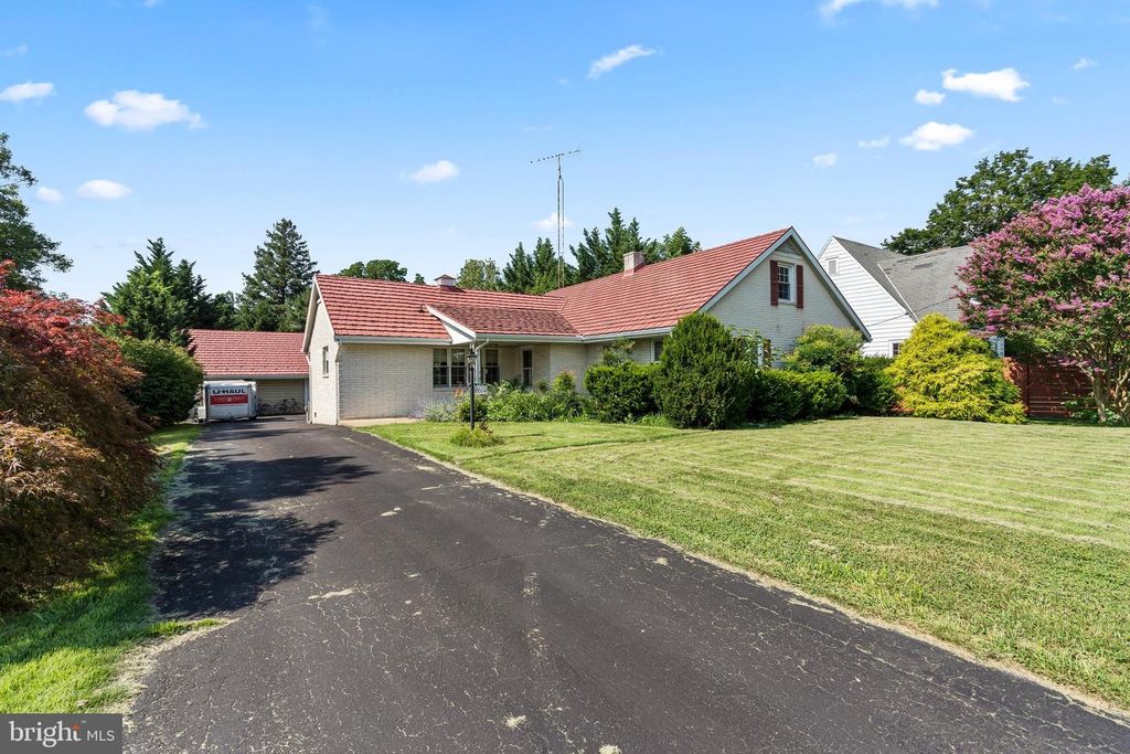16604 VIRGINIA AVE, Williamsport, MD 21795