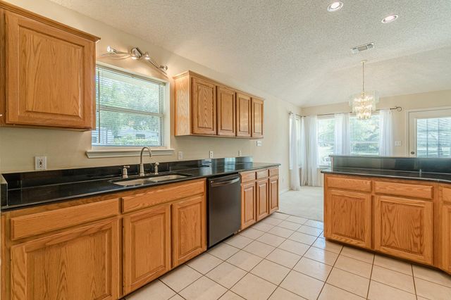 127 Maple DR, Mountain City, TX 78610